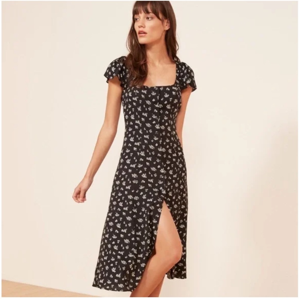 ISO Reformation Harbor Dress in Black floral size 4,6 or 8